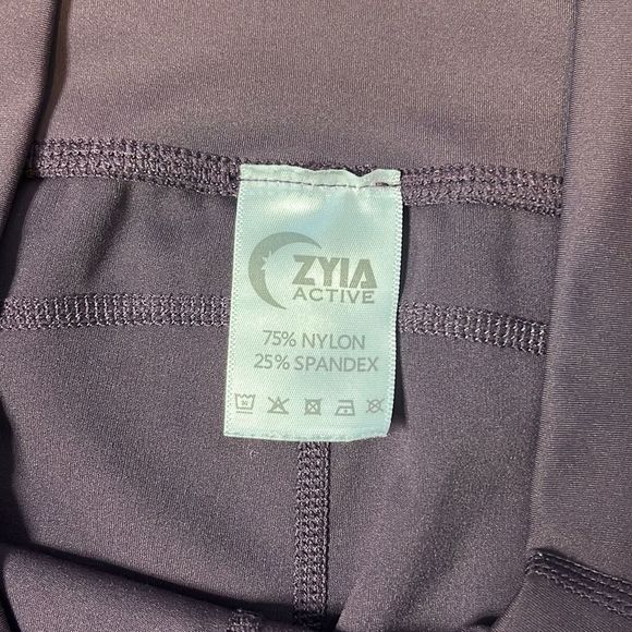 ZYIA Active Brilliant High Rise Pockets Capri Wine - Picture 9 of 9